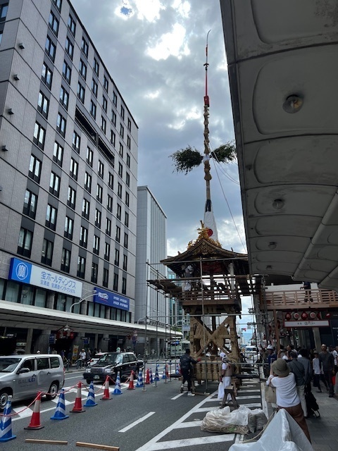鉾立て中。大雨。4月7日の損失分がだいぶ戻ってきた。